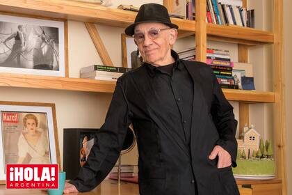 En su departamento de Barrio Norte, habla de todo antes de volver a París, donde va a ser distinguido como Caballero del Orden Nacional del Mérito.