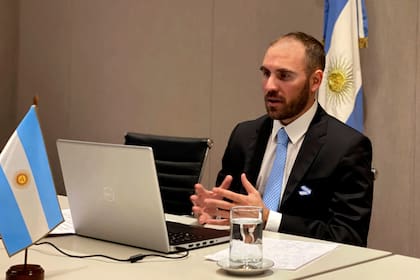 En su exposición virtual ante la Cámara de Comercio de Estados Unidos, el ministro de Economía minimizó el deadline del 22 de mayo, al tildarlo de "fecha anecdótica".