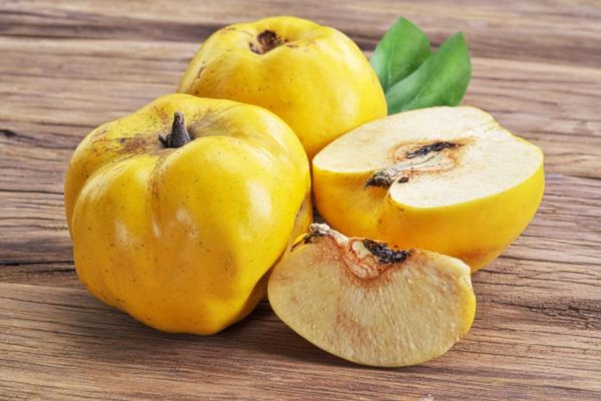 En su formato natural es baja en calorías y rica en pectina, vitaminas y antioxidantes