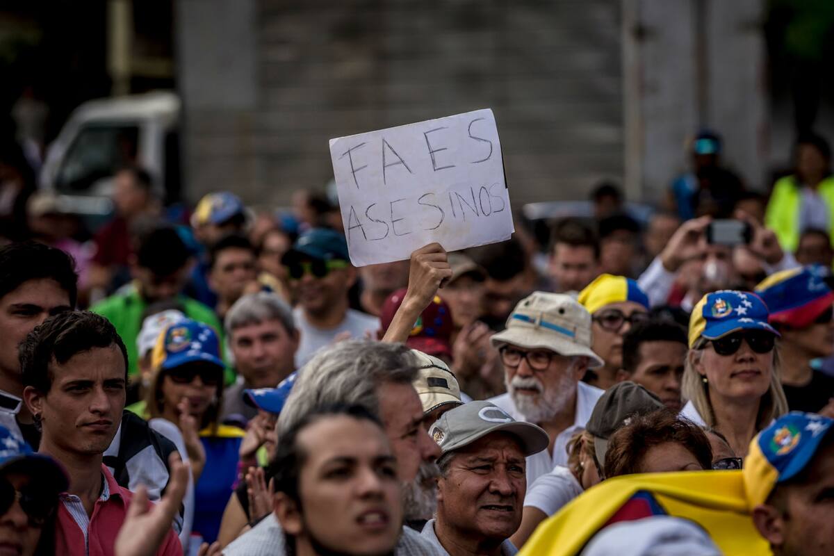 En su informe, Bachelet le exigió a Maduro que disuelva las FAES