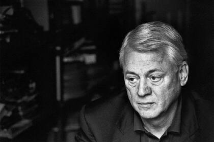 En su libro "El templo del chivo expiatorio", Kluge propone que la ópera es un templo profano de lo sagrado