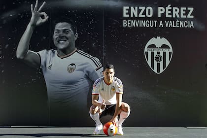 En su llegada a Valencia, donde sufrió muchos problemas físicos. Desde el club ´che´ pasó a River