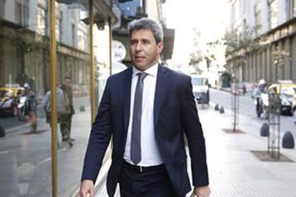 "En su lugar, colaboraría en construir una opción distinta", dijo en los EE.UU. el gobernador de San Juan