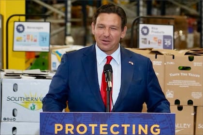 En su mensaje en X, DeSantis citó declaraciones del Secretario de Nevada sobre las elecciones y sostuvo que el propósito de las leyes es "excluir del voto a las personas que no son elegibles"