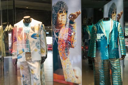 En su museo, La Mona Jiménez exhibe toda su iconografía