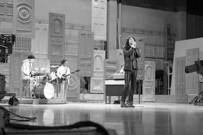 En su nuevo libro de memorias, Krieger aborda varios mitos y leyendas, incluida la controvertida aparición de la banda en The Ed Sullivan Show el 17 de septiembre de 1967