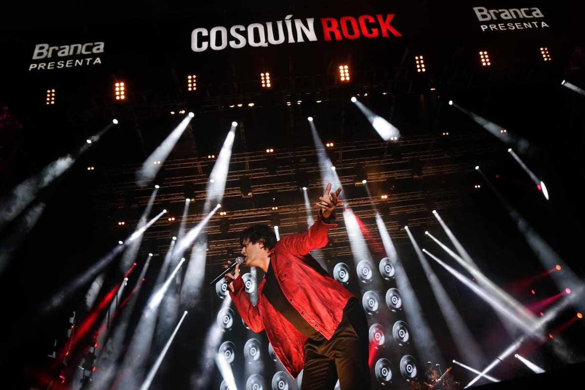 En su primera jornada, el festival desplegó toda su amplitud de propuestas; más de 40.000 personas dieron el presente