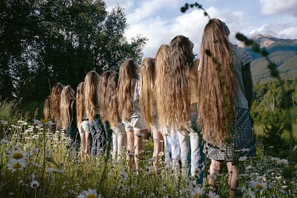 En su proyecto Mi pelo largo querido, la fotógrafa Irina Werning ofrece una mirada original sobre la identidad de mujeres con historias que no siempre logran soltar