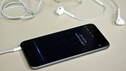 En su reciente evento a comienzos de este mes, Apple anunció una voz más natural para su asistente Siri
