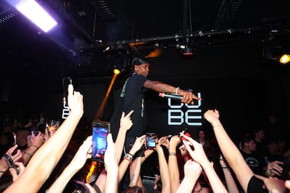 En su regreso a la Argentina y tras un show en el Movistar Arena, este lunes por la noche Travis Scott fue el protagonista de un exclusivo after party en Puerto Madero