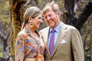 En su segunda día en Kenia, la reina Máxima y el rey Guillermo Alejandro caminaron entre jirafas y cebras (Foto: Instagram @patrickvkatwijk)