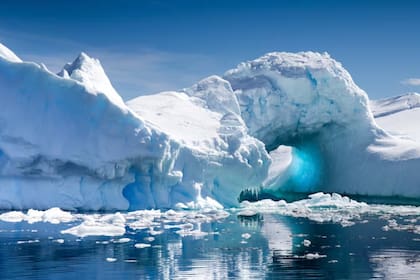 En su sexto informe de evaluación, el Grupo Intergubernamental de Expertos sobre el Cambio Climático (IPCC) afirma que la temperatura de la Antártida seguirá aumentando y la masa de la capa de hielo seguirá disminuyendo (Robert mcgillivray)