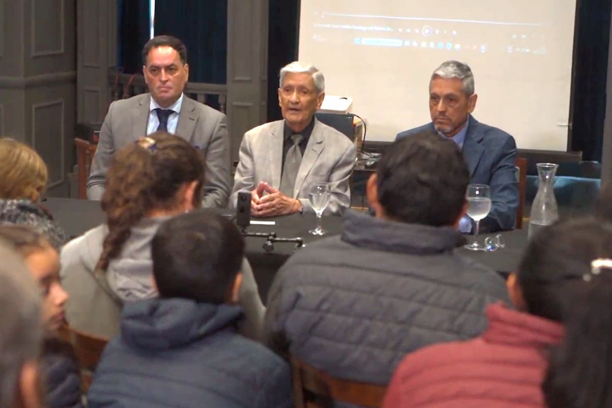 En su tercera visita al país, Valladares y Feraud denunciaron el "caso Ardiles"