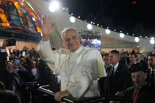 En su último día en Líbano, el Papa reza en el sitio de la explosión del puerto de 2020