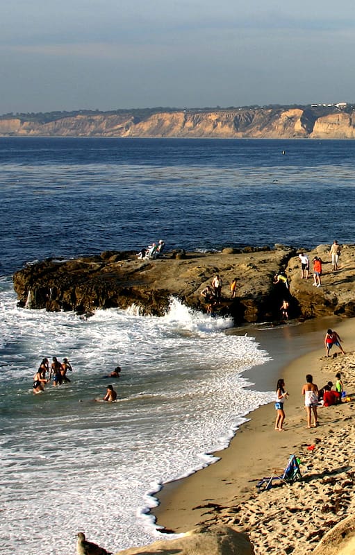En sus 112 km de playas a orillas del Pacífico hay naturaleza salvaje, surf y un costado de glamour
