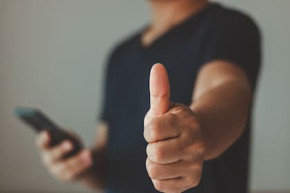 En sus 25 años de vida los emojis han ido cambiando de sentido, como el emoji de pulgar arriba, que alguna gente considera ofensivo