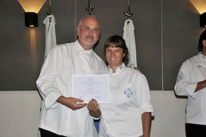 En sus años de regreso en Argentina, Silvana se recibió de pastelera.