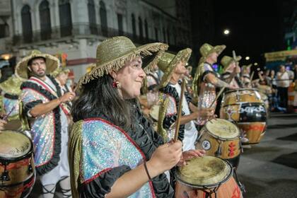 En sus inicios, en los patios de Montevideo se organizaban las llamadas: encuentros cotidianos donde el tambor marcaba el ritmo del día y reforzaba la idea de comunidad
