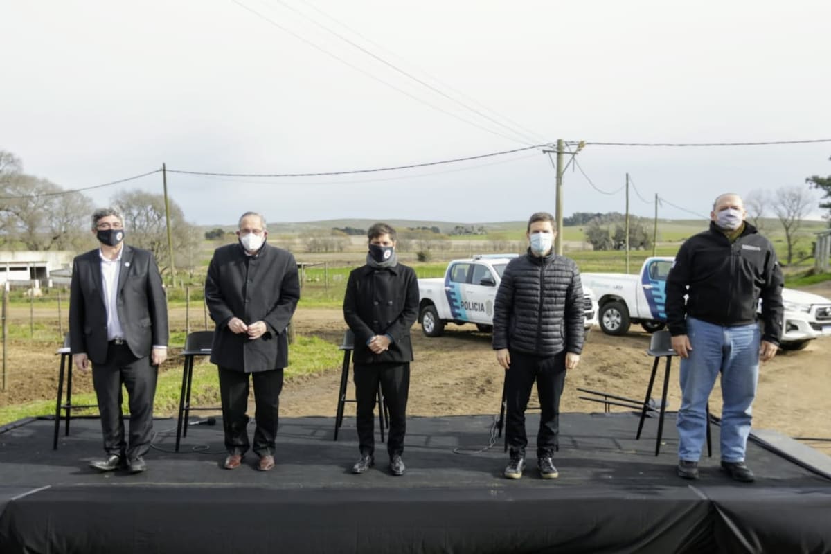 En Tandil. Javier Rodríguez, ministro de Desarrollo Agrario; el intendente Miguel Lunghi; el gobernador Axel Kicillof; el ministro de Producción, Ciencia e Innovación Tecnológica Augusto Costa y el ministro de Seguridad Sergio Berni