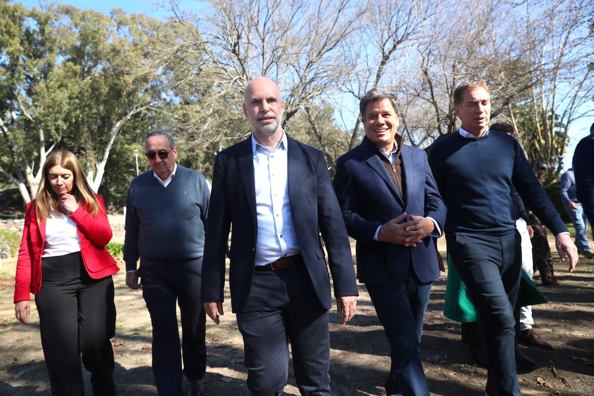 En Tandil. Tavella, Lunghi, Larreta, Manes y Santilli