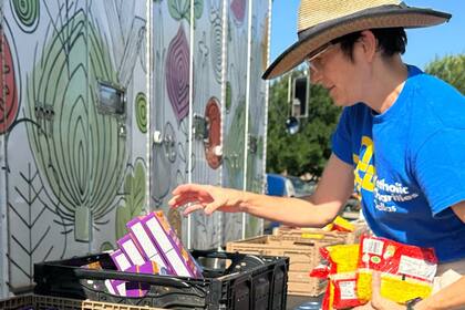 En Texas se realizarán diversos eventos para la entrega de alimentos gratuitos en el mes de octubre (X/@CCofDallas)