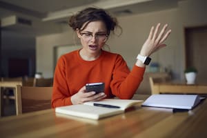 En tiempos de pandemia, una selfie recibiendo una vacuna podrá parecerte alegre y esperanzadora, pero podría ser una bofetada digital para alguien que no ha recibido la vacuna o que ha sufrido una terrible pérdida