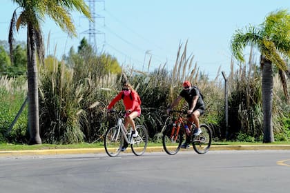 En Tigre algunas personas salieron de paseo en bicicleta durante el feriado