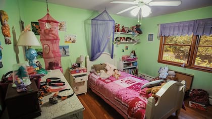 En Todas las habitaciones vacías se retrata el dolor aparentemente interminable que sigue a los tiroteos escolares
