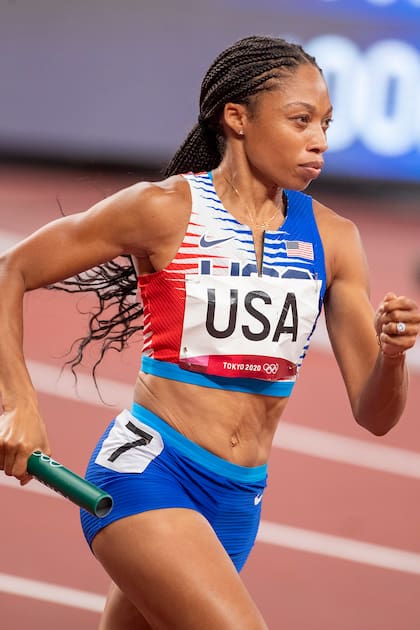 En Tokio 2020, Felix se convirtió en la mujer que más medallas olímpicas ganadas sobre la pista y, con 11 medallas, es la atleta olímpica estadounidense más condecorada en atletismo, superando a Carl Lewis, que obtuvo diez