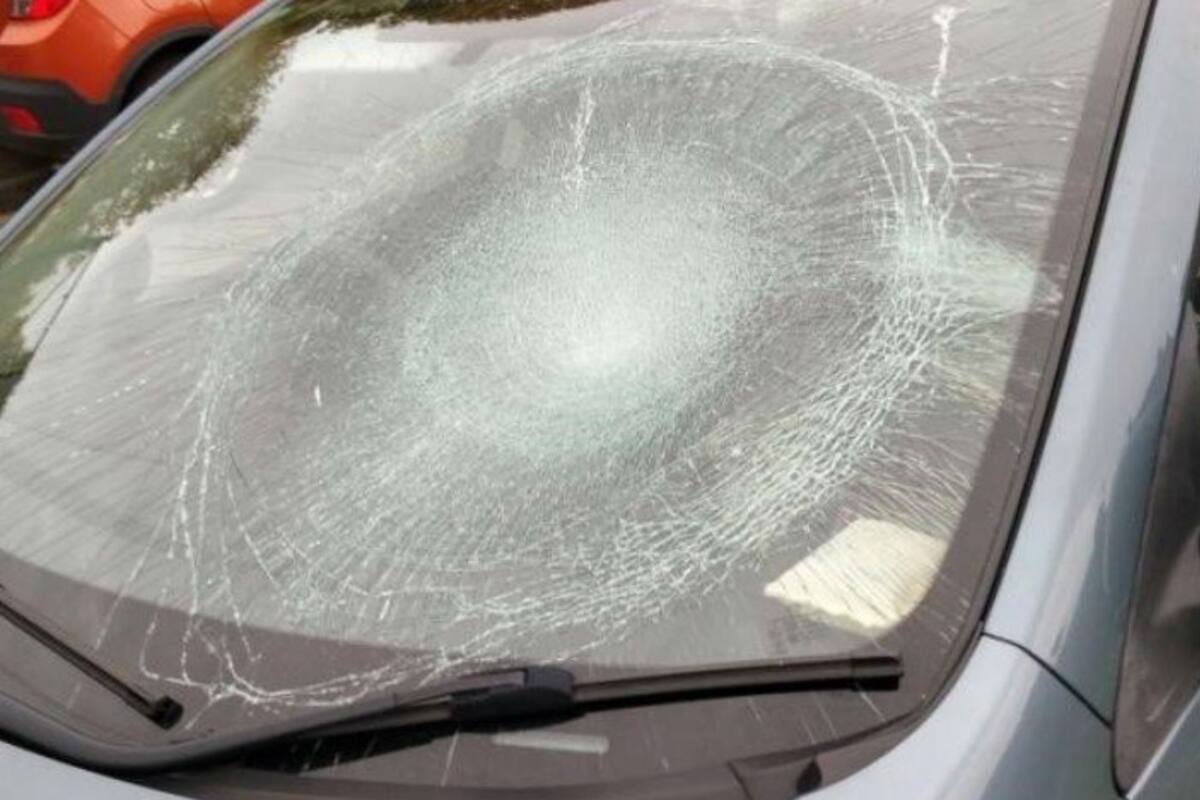 En total fueron cinco los autos dañados.