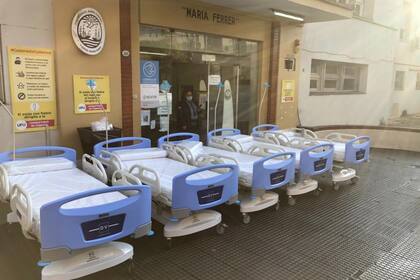 En total se donaron 18 camas eléctricas con colchones y almohadas