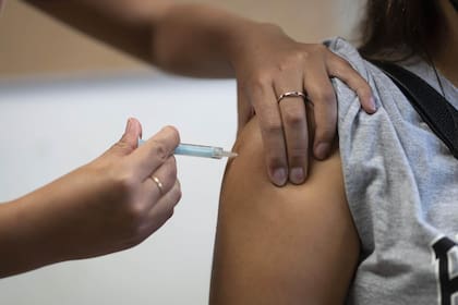 “En tres o cuatro semanas tendremos resultados para definir las estrategias” de combinación de vacunas