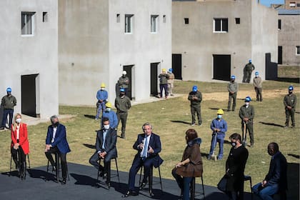 En un acto para lanzar el programa Reconstruir, el presidente Alberto Fernández intentó mostrar una imagen de unidad entre funcionarios del Frente de Todos