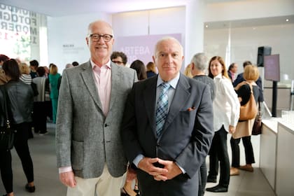 El galerista Mauro Herlitzka y Norberto Frigerio, de LA NACION