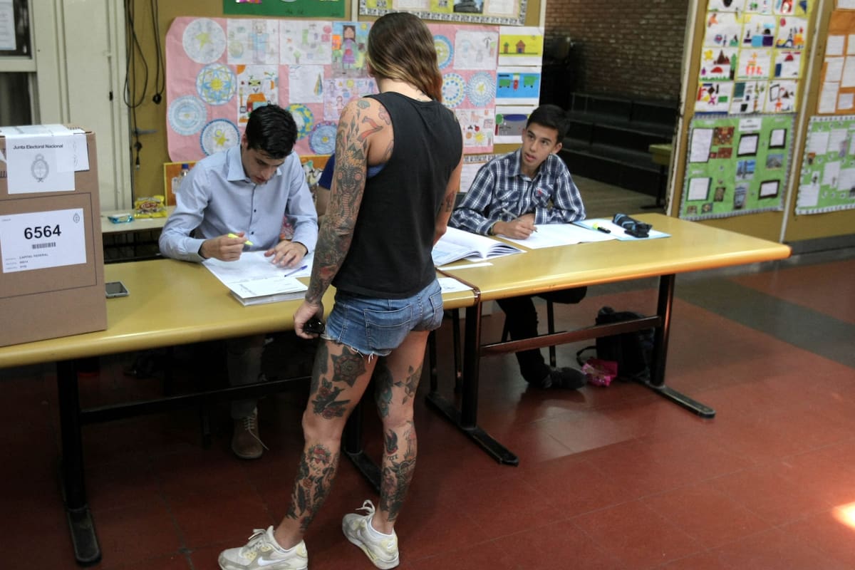 En un ballottage histórico, los argentinos eligen presidente en una elección sin precedentes