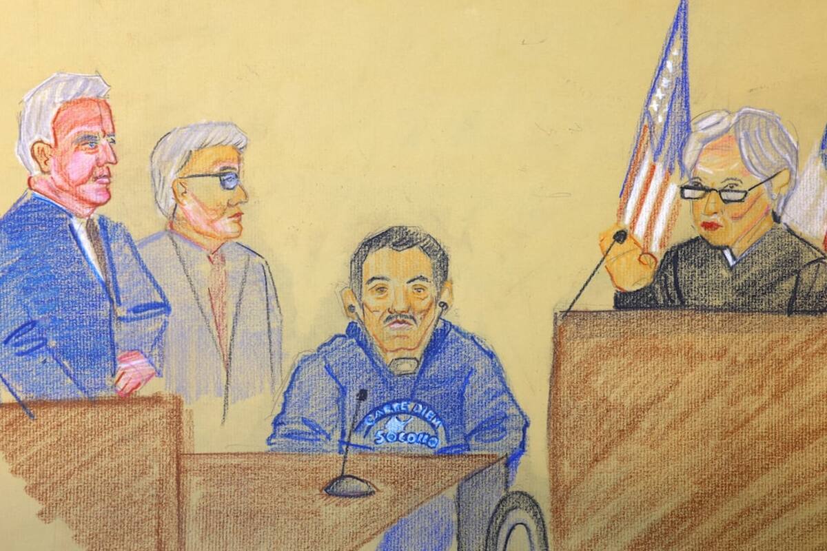 En un boceto de la Corte cuando Ismael "El Mayo" Zambada compareció ante el tribunal con un curioso mensaje en su remera, después de declararse inocente de los cargos de tráfico de drogas en Estados Unidos, en El Paso, Texas, EE. UU., el 1 de agosto de 2024