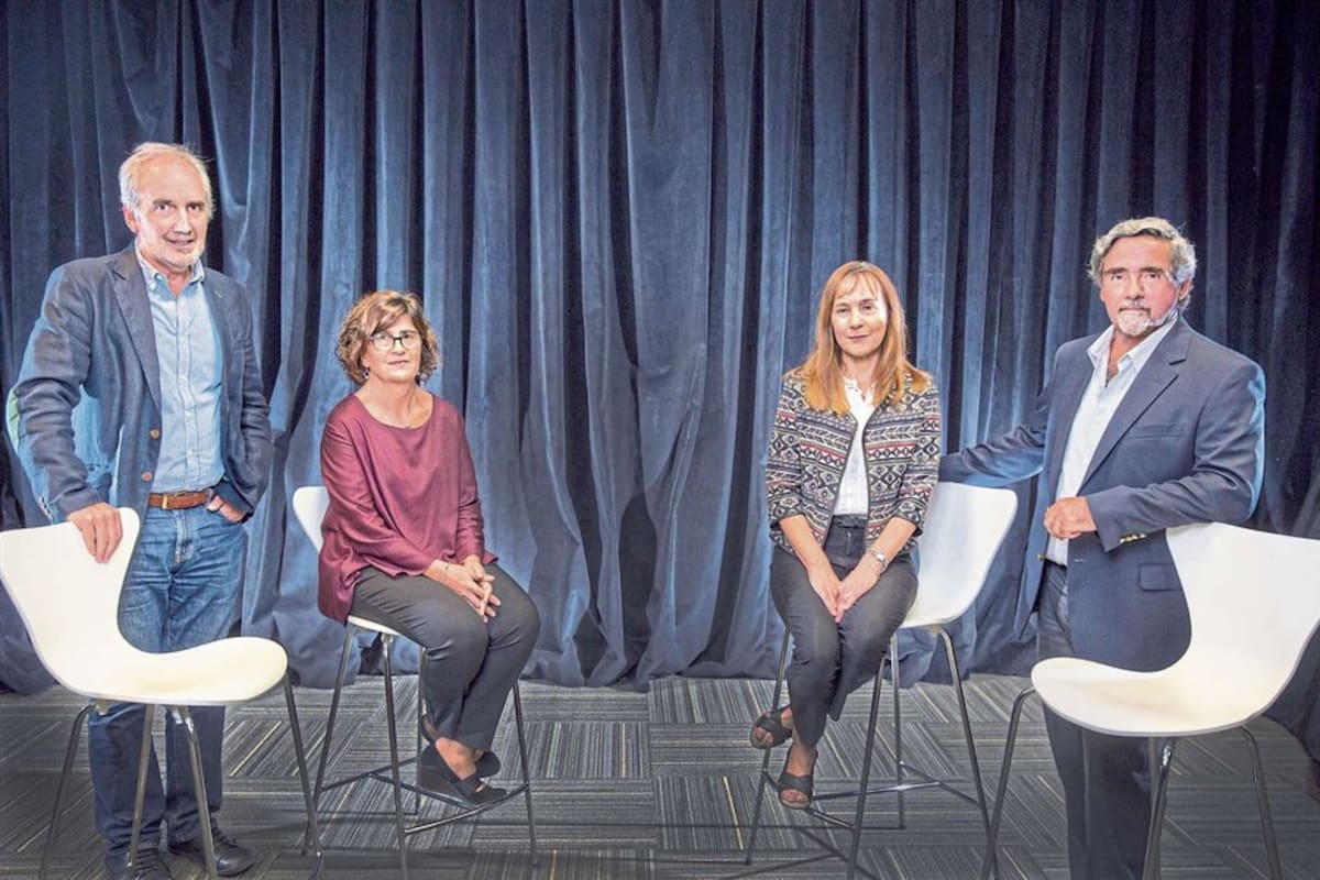 En un clima distendido pero no exento de pasión, Alberto Kornblihtt, Mariana Romero, Graciela Moya y Ernesto Beruti dialogaron desde distintas perspectivas sobre un tema que divide a la opinión pública y empieza a ser discutido en el Congreso