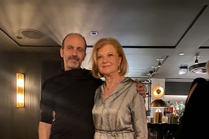 En un cocktail post Feria en Pinta Miami 2021 con Celia Birbragher, directora de Artnexus, la revista colombiana de Arte Contemporáneo. Ella es una gran mecenas del arte