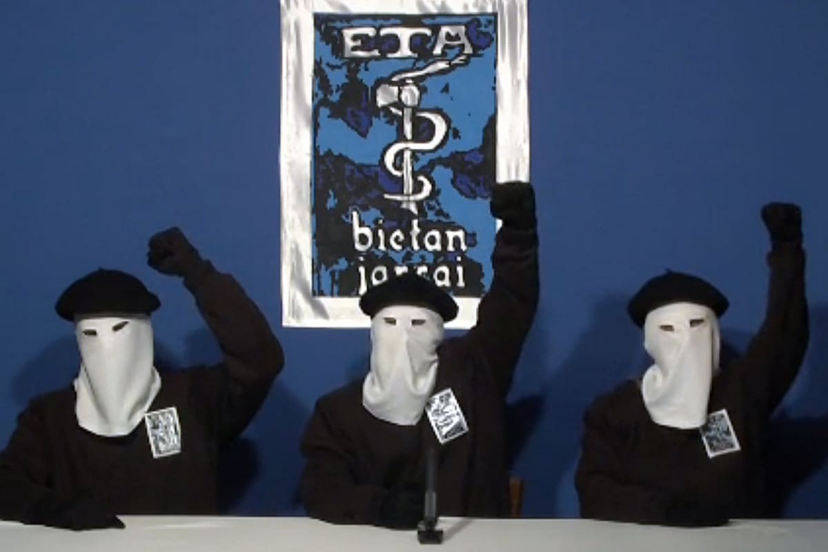 En un comunicado, la banda terrorista aseguró que ha desmantelado totalmente "el conjunto de sus estructuras"