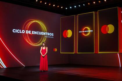 Mastercard organiza un foro para compartir iniciativas que mejoren la vida de las personas. Presentadora: Dolores Cahen D’anvers, Conductora de tv y periodista.