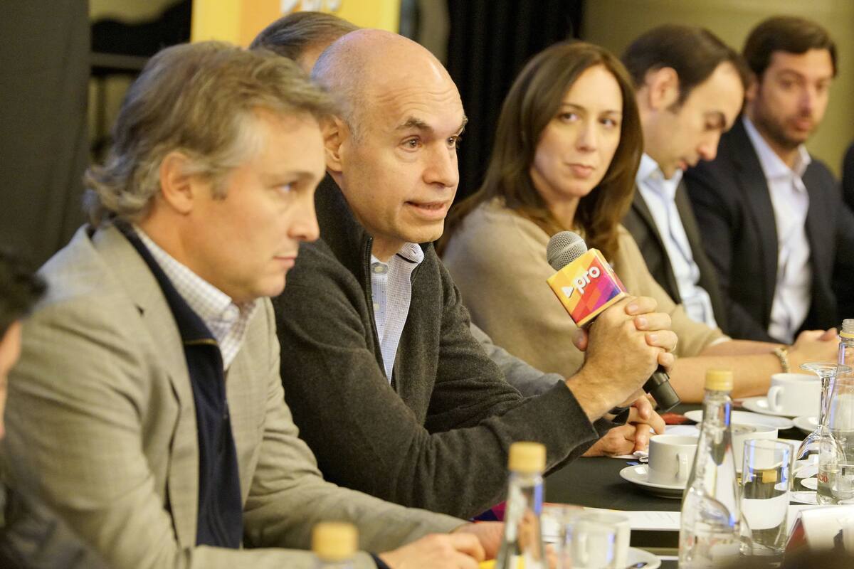 En un encuentro partidario, el ministro reconoció que se avecinan cuatro meses difíciles, pero sostuvo que la economía del próximo año será "positiva" y allanará un nuevo mandato