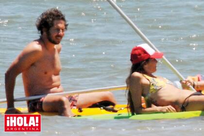 En un enero inolvidable juntos, la actriz y su prometido se aventuraron al mar de La Mansa en sendas tablas.