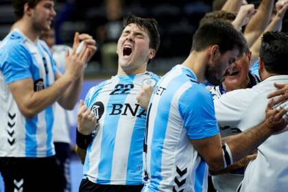 En un final agónico, la Argentina superó a Brasil en su casa, en Maringá, y se quedó con el título