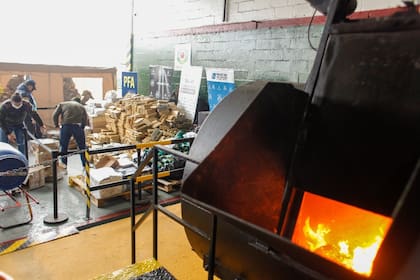 En un horno pirolítico de Ezeiza quemaron de casi dos toneladas de estupefacientes incautados por fuerzas de seguridad federales