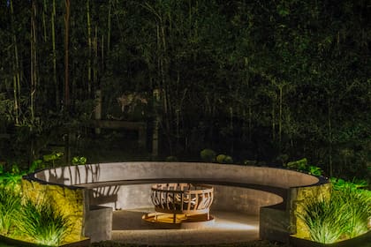 En un jardín con suficiente espacio se pueden generar distintas áreas de uso