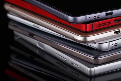 En un mercado que se contrajo un 6% respecto del año pasado, Samsung mantuvo el liderazgo de ventas de celulares a nivel mundial, pero Apple recuperó el segundo puesto y desplazó a Xiaomi al tercero