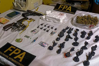 En un operativo reciente en Córdoba se secuestraron 4400 dosis de cocaína y otras 380 de marihuana