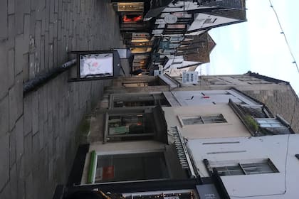 En un pequeño pueblo inglés llamado Frome, ubicado en el condado de Somerset, aparecieron unos sobres con efectivo en los buzones de las casas de los vecinos