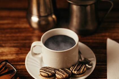 En un viaje a otra zona horaria, se aconseja solo tomar café por las mañanas