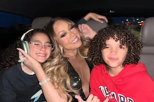 En un video navideño la cantante apareció junto a sus hijos